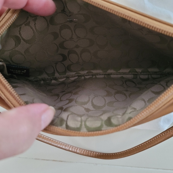 Coach Hampton Wristlet Y2K In Camel Leather